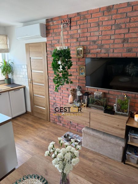 🏡✨ Na sprzedaż komfortowe mieszkanie po generalnym remoncie – Pieszyce ✨🏡