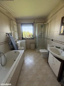 🏡 Przestronne mieszkanie 79,82 m² z garażem, 2 balkonami i klimatyzacją | Legnica 🏡