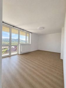 🌄 Przestronne 3-pokojowe mieszkanie z balkonem i widokiem na panoramę Gór Sowich