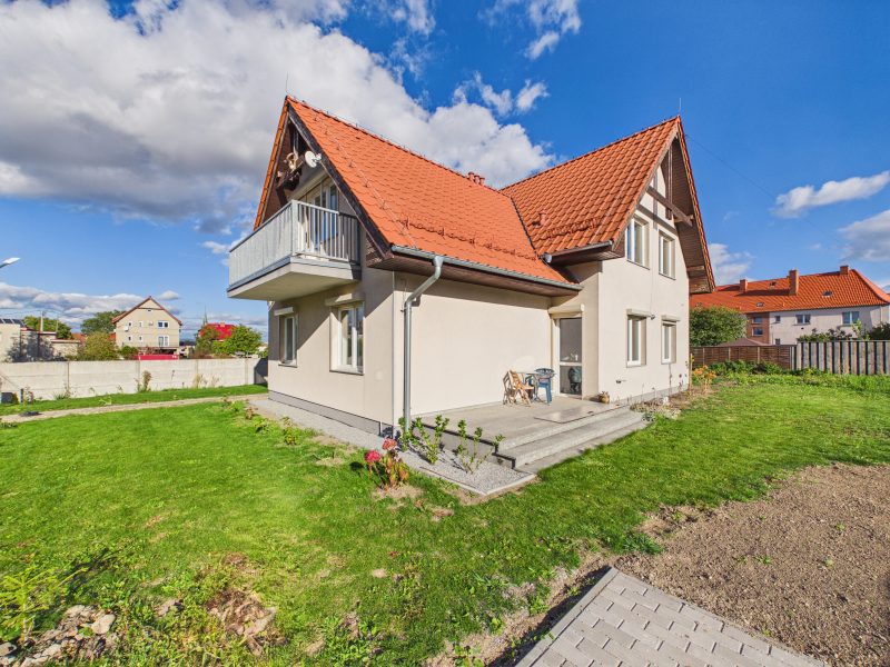 🏡 **PRZESTRONNY DOM W PIESZYCACH – DOSKONAŁY POTENCJAŁ I WIELE MOŻLIWOŚCI!** ✨