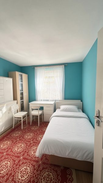 🏡🌿 **MIESZKANIE Z DUŻYM OGRÓDKIEM W MALOWNICZYCH KAMIONKACH!** 🌿🏡