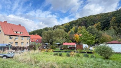 🏡🌿 **MIESZKANIE Z DUŻYM OGRÓDKIEM W MALOWNICZYCH KAMIONKACH!** 🌿🏡