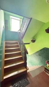 🏡🌿 **MIESZKANIE Z DUŻYM OGRÓDKIEM W MALOWNICZYCH KAMIONKACH!** 🌿🏡