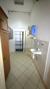 🏢 **LOKAL USŁUGOWY DO WYNAJĘCIA – ŚCISŁE CENTRUM DZIERŻONIOWA!** 🔑