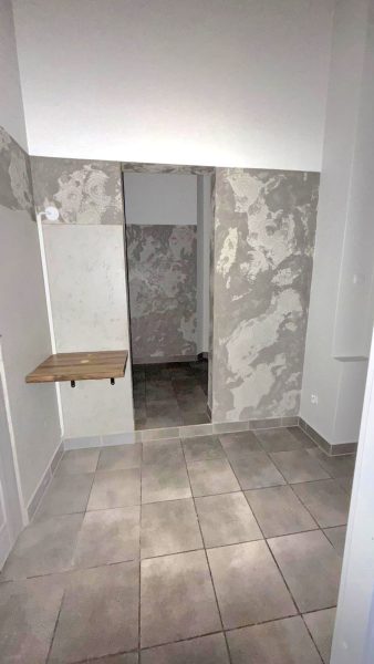 🏢 **LOKAL USŁUGOWY DO WYNAJĘCIA – ŚCISŁE CENTRUM DZIERŻONIOWA!** 🔑